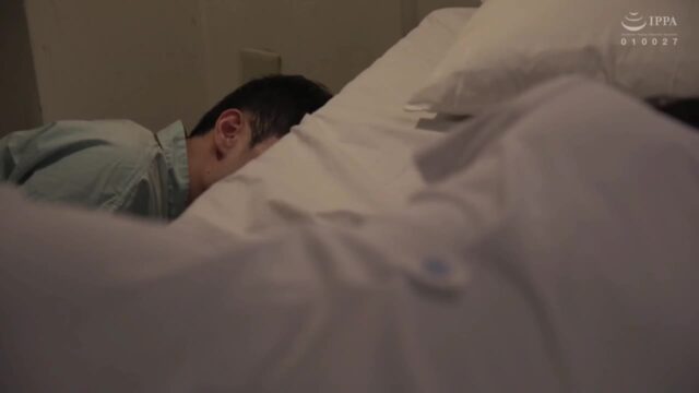 Cô Gái Thích Bị Đổ Nước Tiểu Lên Người Bị PT Gym Đổ Đầy Miệng Và Lồn Rồi Đụ