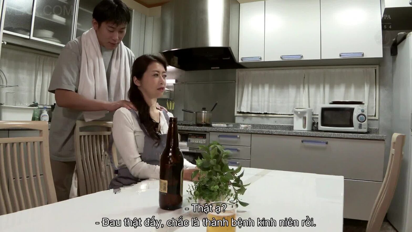 Cô Chủ Tiệm Trái Cây Bị Nhân Viên Giao Hàng Đụ Trên Xe Tải Sau Khi Giao