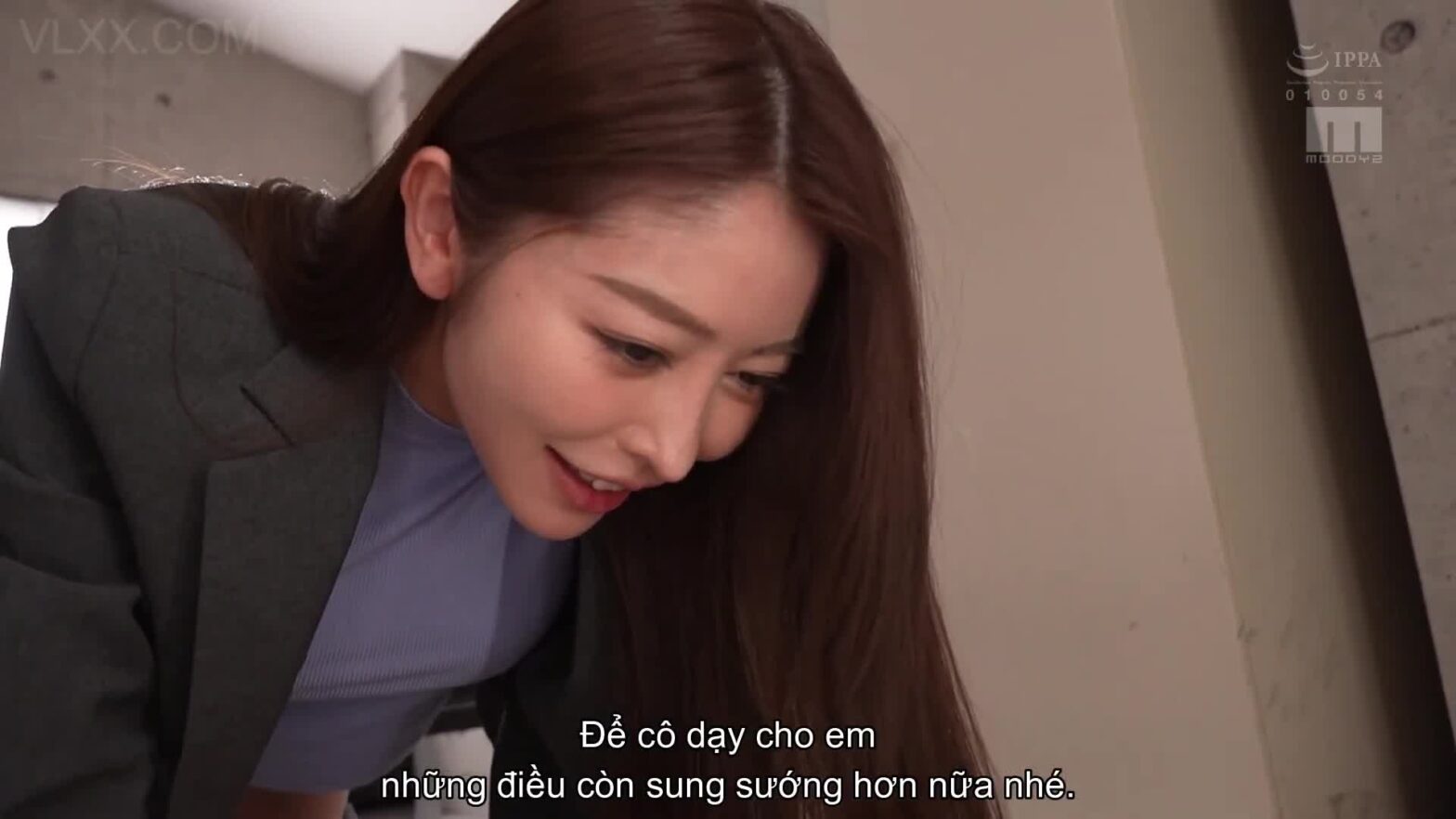 Vợ Trẻ Thích Được Chồng Đưa Đi Cho Mượn Bị Nhóm Bạn Thân Đụ Luân Phiên