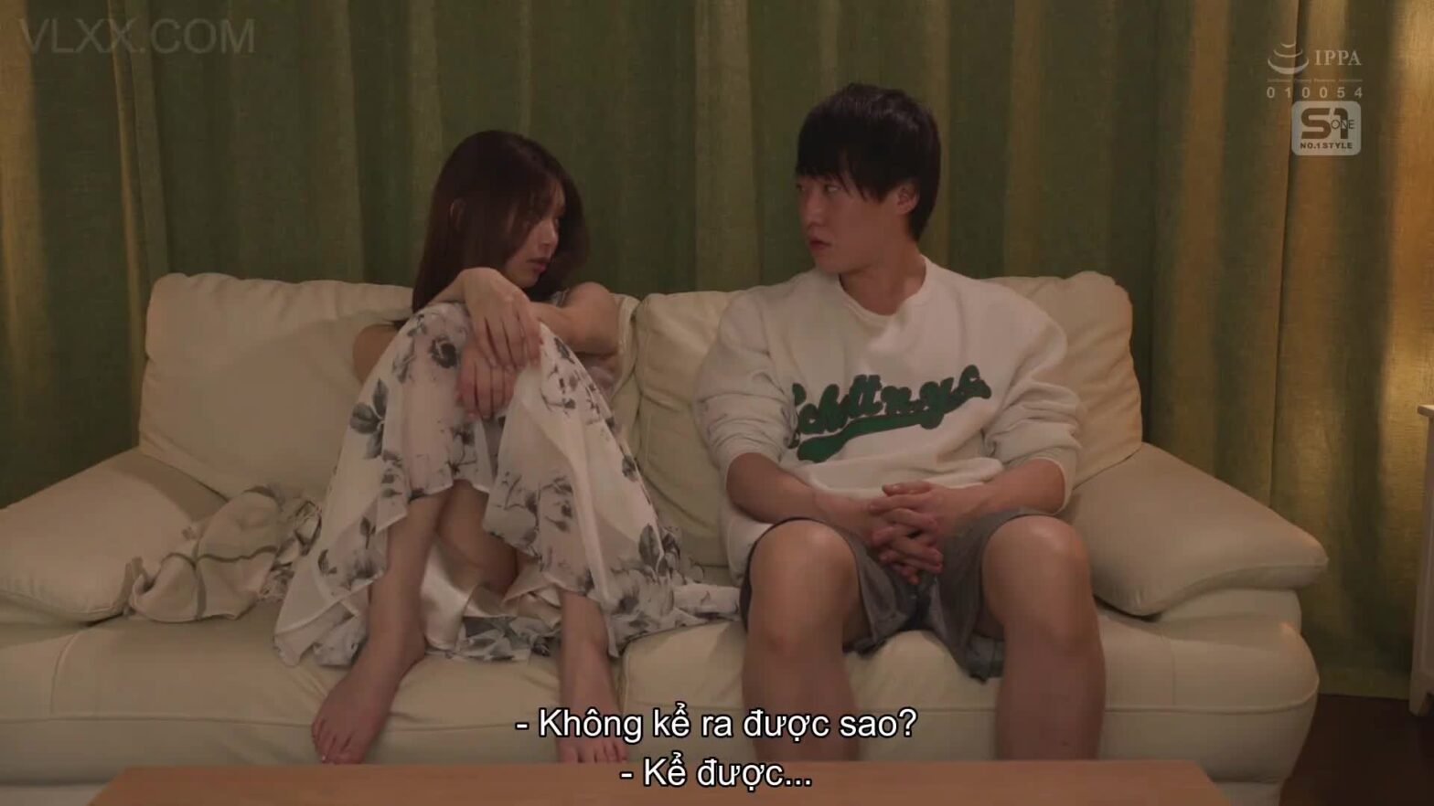 Quay Lén Phòng Thay Đồ Bể Bơi Gái Xinh Body Siêu Phẩm Ướt